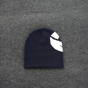 Bonnets d'hiver en laine tricotés de haute qualité avec logo personnalisé en jacquard du fabricant doublés en satin - Product Image 1