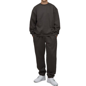 Ensemble de survêtement 2 pièces à col rond noir uni, coupe décontractée, en polaire, avec logo personnalisé, taille élastique, pour l'hiver et le streetwear - Product Image 1