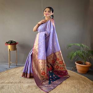 Sari de Seda Paithani VASTRA COTTAGE con Bordado de Pallu en Contraste Intenso y Hermoso Diseño Butti, Traje Tradicional para Bodas - Product Image 6