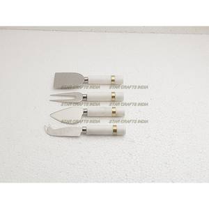 Cuchillo para queso, 4 Uds., juego de cuchillos para queso de acero inoxidable con mangos combinados de madera natural y resina, herramientas de cocina - Product Image 1