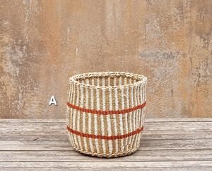 Cesta de Macramé de Diseño Artesanal, Solución de Almacenamiento Versátil para Decoración del Hogar, Dormitorio, Sala de Estar y Mesa, Procedente de la India - Product Image 4