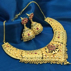 Juego de Joyería de Latón Chapado en Oro de 14K, 18K y 24K al por Mayor, Diseño de Flores, Collares Cortos y Aretes Tradicionales de Moda para Bodas - Product Image 1