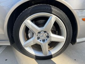 Offre exceptionnelle : Mercedes-Benz E 550 Sedan d'occasion 2008, propre et prête à être expédiée - Product Image 5