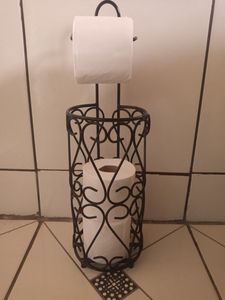 Porte-mouchoirs en métal au design moderne pour un intérieur contemporain, créant un look équilibré avec une fonction pratique - Product Image 4
