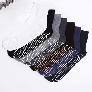 Chaussettes de sport respirantes de qualité supérieure pour homme, 80% coton, pour les sports de plein air, très populaires, vente chaude, avec logo sur le bas - Product Image 5