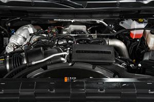 GMMCC Sierra 3500HD Denali Ultimate Crew Cab 4x4 2024, Gasolina, Bajo Kilometraje - Product Image 6