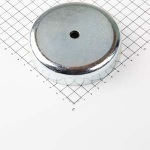 Gripper piatto Ferrit Ø100x22mm con recessione cilindrica - Product Image 1