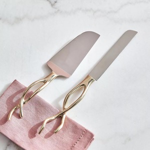 Elegante juego de cuchillos y servidores de acero inoxidable de color plateado de la más alta calidad para aniversario de bodas y fiestas de cumpleaños - Product Image 1