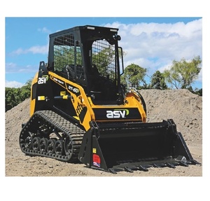 Le chargeur sur pneus robuste ASV RT50 possède un moteur diesel 3 cylindres, une garde au sol de 12 pouces et un système de refroidissement haute performance. - Product Image 6