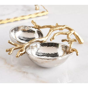 ชามเสิร์ฟอาหารโลหะเงินสไตล์ทันสมัยพร้อมจานน็อตสำหรับตกแต่งโต๊ะดีไซน์ลายดอกไม้สีทอง - Product Image 3