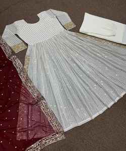 Robe Kaftan Turque pour Femmes Musulmanes de Dubaï avec Broderie Perlée en Satin Ouvert Islamique Polyester Léger pour l'Aïd Mariage Fête - Product Image 5