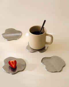 Sous-verres en métal de dernière génération, sous-verres en aluminium, finition nickel et or, meilleure qualité en taille personnalisée - Product Image 2