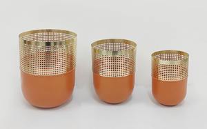 Maceta y maceta de metal ecológica con detalles sutiles y forma contemporánea para hogares modernos - Product Image 6