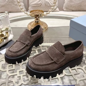 Zapatos Casuales de Gamuza con Suela Gruesa, Estilo Retro Británico, Sin Cordones, Diseño de Diseñador, Cómodos para Caminar - Product Image 1