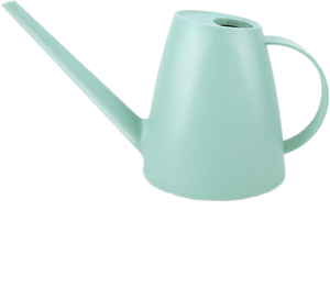Carafe en métal massif conçue pour une utilisation prolongée dans les jardins, assurant un débit de liquide fluide et une prise en main confortable et stable. - Product Image 4
