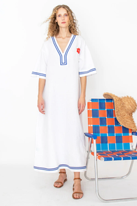 Vestido maxi de algodón blanco con cuello en V, ribete azul y bordado rojo, estilo náutico, informal de verano, holgado, largo hasta el tobillo. - Product Image 6