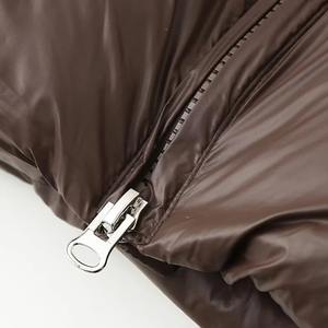 Parkas chauds d'hiver pour femmes veste bouffante rembourrée à manches longues avec manteaux à capuche mi-longs de couleur unie - Product Image 6