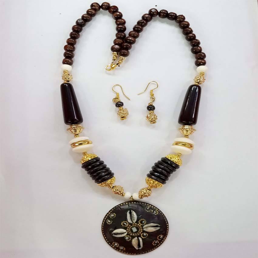 สีน้ำตาล