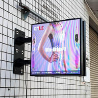Tótem LED para exteriores que ahorra espacio: Pantalla de pared perfecta para exposiciones de arte
