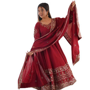 Vestido Anarkali/Salwar Kameez con estola, completamente cosido y listo para usar, muy hermoso, 100% seda pura, con un gran diseño de estampado. - Product Image 1