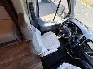 Winnebago F-u-s-e 23A 2017 usado, LISTO PARA LA VENTA - Product Image 5