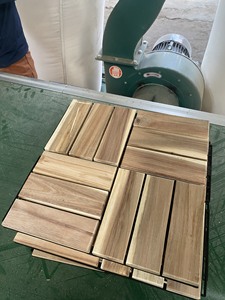 Carreaux de terrasse en bois d'acacia durables 300x300x24mm sans nœuds Design moderne avec finition à l'huile de qualité supérieure pour application extérieure - Product Image 2