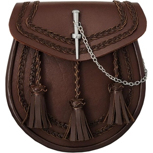Accessoire de kilt celtique en cuir véritable Sporran des Highlands écossais fait à la main personnalisé pour hommes - Product Image 1