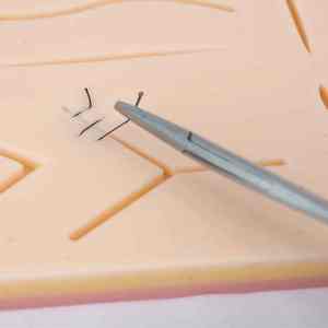 แผ่นเย็บสำหรับแพทย์และนักเรียนสัตวแพทย์แผ่นรองทนทาน3ชั้นพร้อมชุดเครื่องมือเย็บแผล - Product Image 4