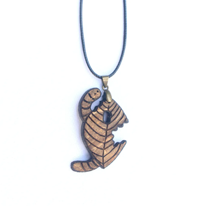 Collar de oruga pequeña de cáscara de coco-hecho a mano y ecológico | Viet Fargimex - Product Image 5