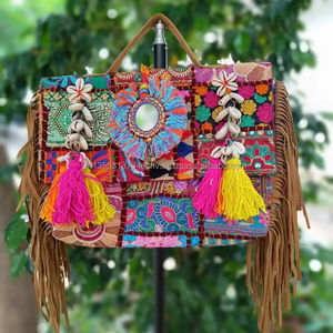 Bolso Bandolera Étnico Banjara con Bordado y Parches para Mujer, Bolso de Mano Hecho a Mano de Origen Indio, 10x7 Pulgadas, para Fiestas y Bodas - Product Image 1
