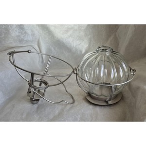 Las linternas de metal y vidrio simbolizan la claridad del corazón y la intención, su presencia mejora la alegría de las noches de Ramadán. - Product Image 6