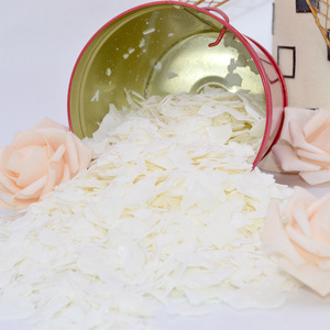 Flocons de cire de soja blanche carrée de haute pureté, écologiques et biologiques, pour la production de bougies longue durée - Product Image 1