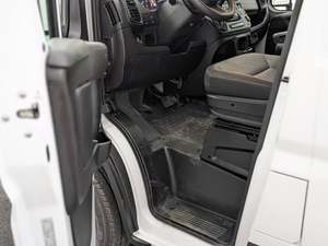 2024 R-A-M Pro-Mas-ter 2500 Tradesman 159 Furgoneta de Carga con Techo Alto FWD con Asiento para Pasajeros y Motor Automático - Product Image 5