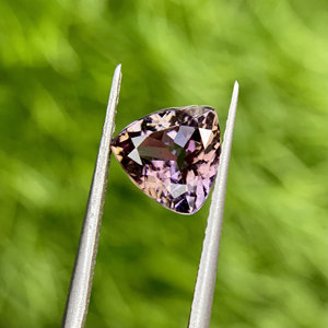 Tanzanita natural sin calentar, hermoso color rosa, zoisita, trillón de forma, 1.70CT, tanzanita rara para hacer joyas, precio bajo, a un precio muy bajo - Product Image 3