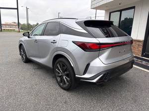 รถยนต์มือสอง RX 350 Luxury Edition ปี 2017-2026 เกียร์อัตโนมัติ เครื่องยนต์เบนซิน 4 ลิตร ภายในเบาะหนังสีเข้ม อะไหล่แท้ OEM พลาสติก - Product Image 5