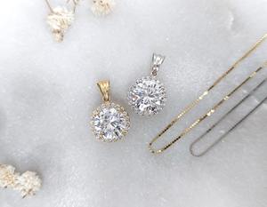 Elegante Collar con Colgante de Diamante Moissanite Redondo VVS con Halo de Oro Blanco de 14k, Joyería Minimalista a Bajo Precio - Product Image 2