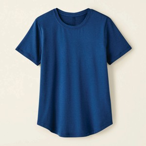 T-shirts légers pour femmes de style récent, grande taille, fabriqués au Pakistan pour un usage quotidien et extérieur en vente - Product Image 1