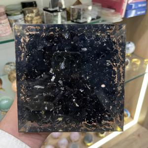 Pirámide de Orgón de Turmalina Negra Natural Pulida a Mano, de Gran Tamaño, con Espiral de Cobre para Protección EMF, Duradera para el Hogar - Product Image 5