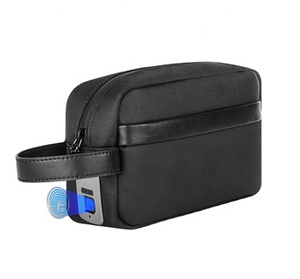 Bolsa de Viaje Impermeable con Cierre Inteligente de Huella Dactilar y Carga Tipo C para Senderismo, Camping y Almacenamiento en Exteriores - Product Image 1
