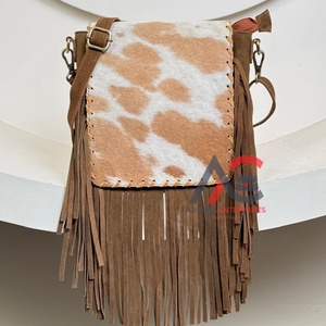 กระเป๋าสะพายข้างหนังวัวแท้มีฝาปิดปรับสายได้หนังแท้ Boho สำหรับผู้หญิง - Product Image 1