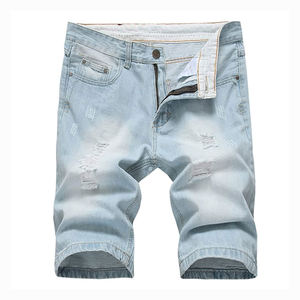 Shorts en jean déchirés extensibles pour hommes avec une coupe décontractée classique de style motard pour un port estival confortable - Product Image 1