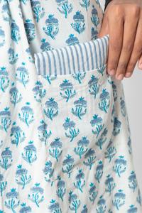 Imprimé Ikat Imprimer Fabriqué À La Main Tablier De Cuisine Bloc Imprimer Tablier Charlotte Indigo pour Un Usage Domestique - Product Image 3