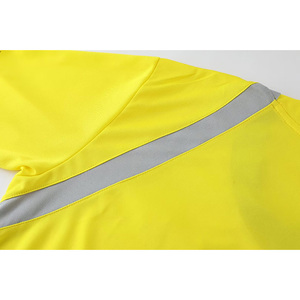 Service OEM de maillots de football en gros, vêtements d'équipe haut de gamme, ensemble maillot et short, séchage rapide, léger, personnalisation de la marque disponible pour les commandes en gros - Product Image 2