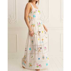 Mini robes pour femmes conçues pour les femmes soucieuses des tendances, offrant une coupe flatteuse, un mouvement confortable et une présence élégante - Product Image 6