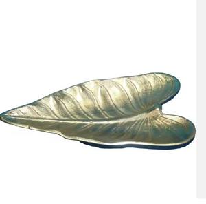 Bandeja de Servir y Plato para Postres de Aluminio Dorado de Primera Calidad con Forma de Hoja Art Deco para Decoración del Hogar y Festividades - Product Image 5