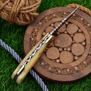 Cuchillo plegable de acero damasco hecho a mano personalizado, navaja de bolsillo Tang completa, cuchillos de camping forjados a mano afilados con soporte OEM grado DIY - Product Image 2