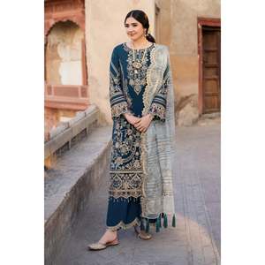 Conjunto de traje de 3 piezas para mujer: Camisa de batik con lentejuelas bordadas, Dupatta de tela Khaddi bordada y Pantalones bordados - BIC-4672 - Product Image 1