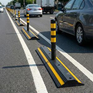Système de marquage routier avec delimitateurs de voie noirs 138x24x10cm - Product Image 3