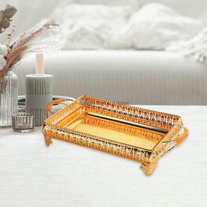 Elegante bandeja redonda negra para servir con asas resistentes y acabado suave, ideal para presentar bebidas y aperitivos con estilo - Product Image 6