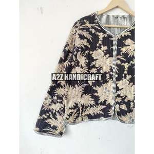 Chaqueta acolchada con ribete floral hecha a mano para mujer, Chaqueta corta de algodón Reversible para fiesta, regalo perfecto - Product Image 5